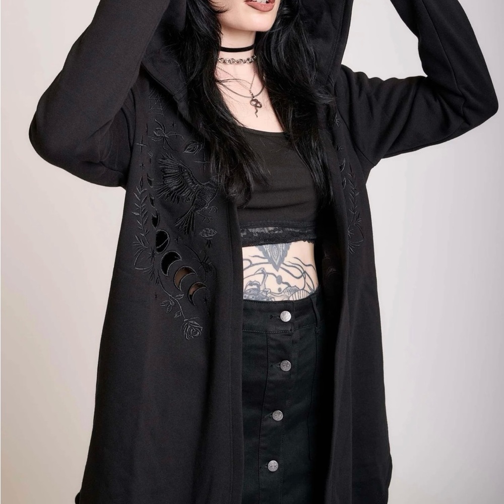 Midnight Hour Raven Embroidered Cloak New